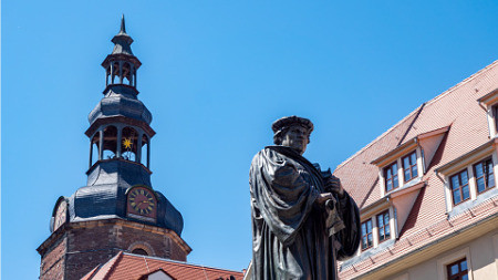 Lutherstadt Eisleben - Luther-Statue auf dem Marktplatz